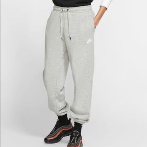 Nike Sportswear Essential Women's Fleece Pants
